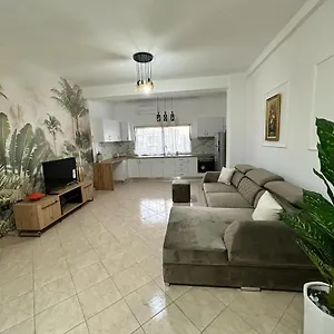 https://victorias-apartment.hotels-in-tirana.com